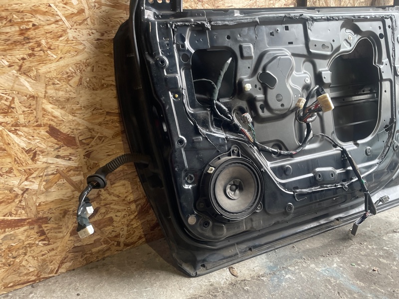 Дверь Nissan X-Trail 2000-2007 NT30