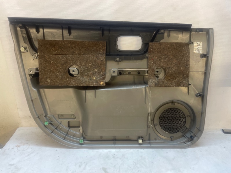 Обшивка двери Nissan X-Trail 2000-2007 NT30