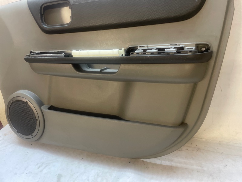Обшивка двери Nissan X-Trail 2000-2007 NT30