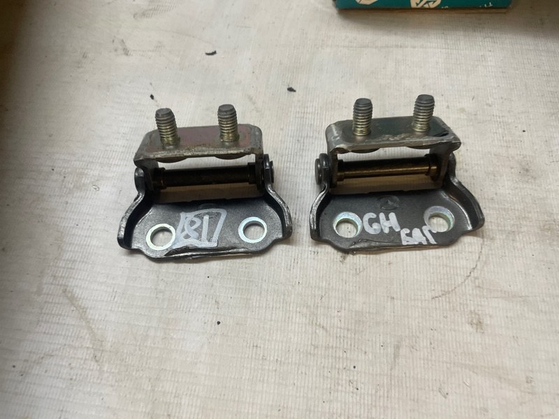Петля багажника Mazda 6 2008-2011 GH
