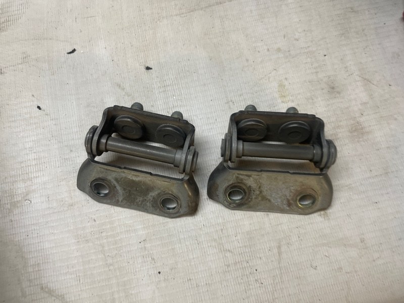 Петля багажника Mazda 6 2008-2011 GH