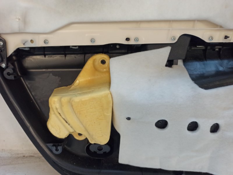 Обшивка двери Mazda 6 2008-2011 GH