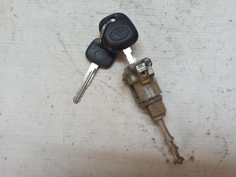 Замок зажигания Toyota Auris 2008 E150