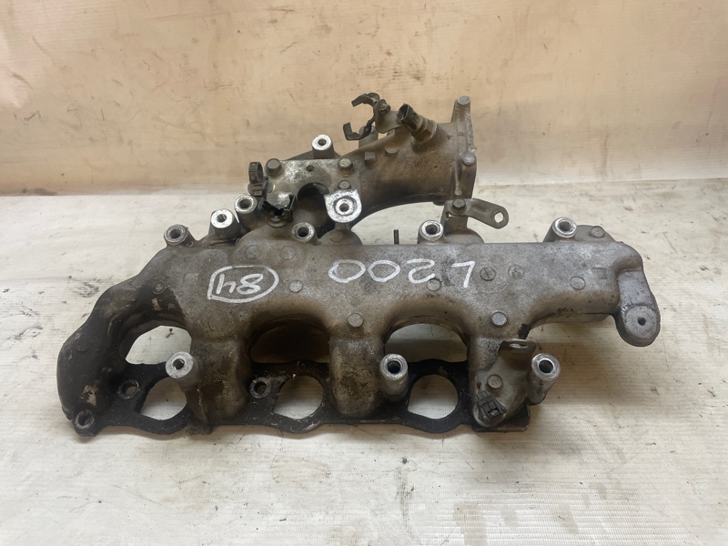 Впускной коллектор Mitsubishi L200 2008 KA4T