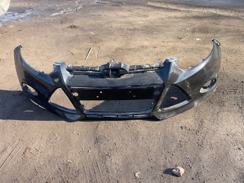 Бампер Ford Focus 3 2010-2019 CB8