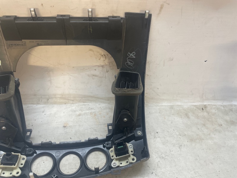 Рамка магнитолы Mitsubishi L200 2008 KA4T
