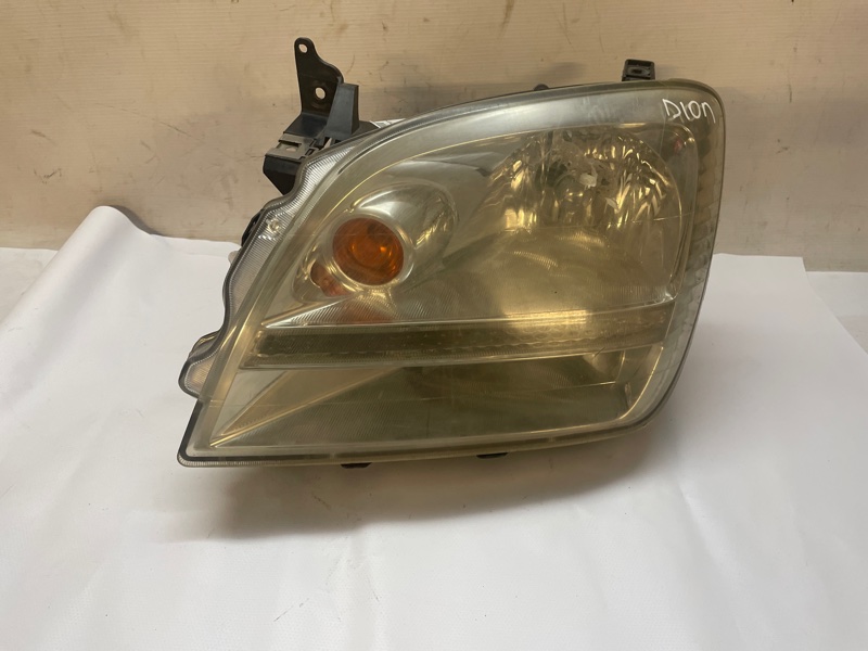 Фара Mitsubishi Dion CR5W