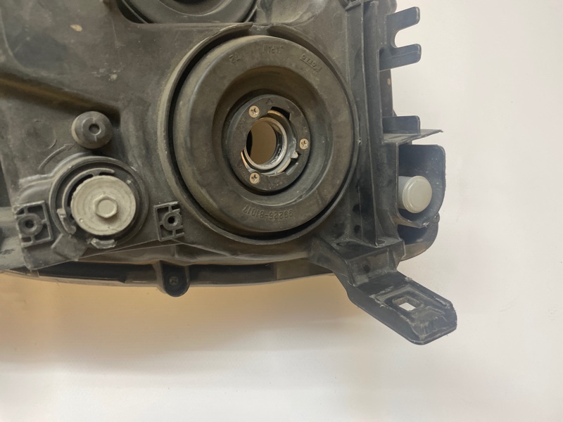 Фара Mitsubishi Dion CR5W