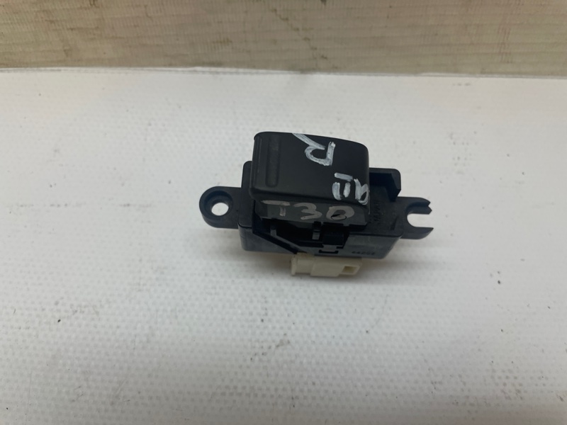 Кнопка стеклоподъемника Nissan X-Trail 2001-2007 NT30