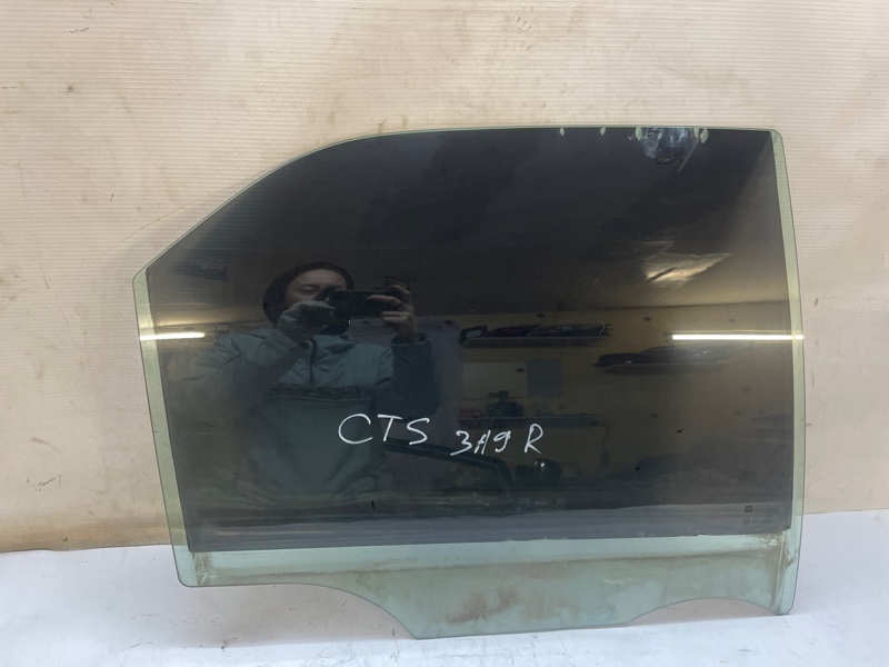 Стекло двери Cadillac CTS 2003 DM57