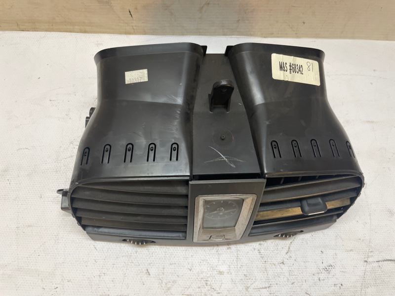 Часы Cadillac SRX 2007 FEE