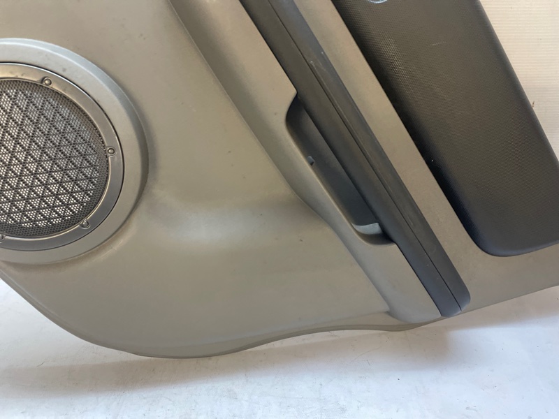 Обшивка двери Nissan X-Trail 2007-2011 NT31