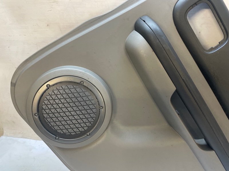 Обшивка двери Nissan X-Trail 2007-2011 NT31