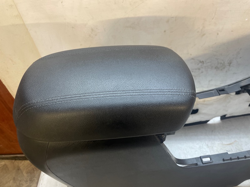 Подлокотник Kia Sportage 3 2012 SL