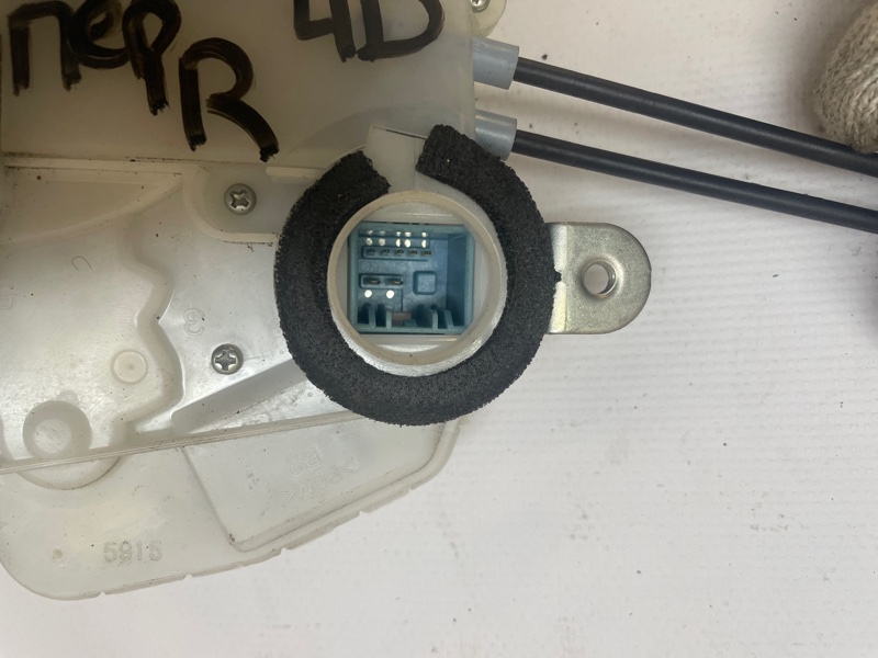 Замок двери Honda Civic D4 2006-2012 FD1