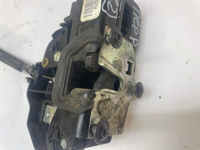Замок двери Cadillac SRX 2007 FEE
