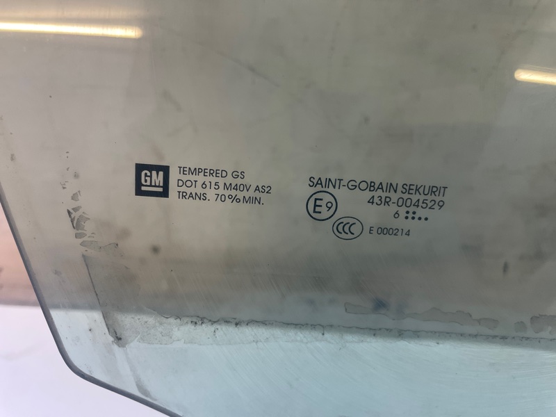Стекло двери Cadillac SRX 2007 FEE