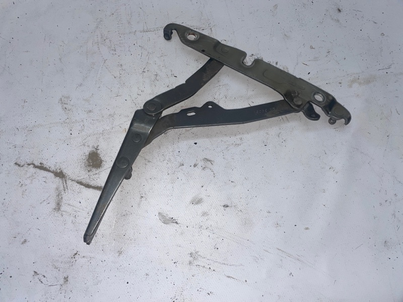 Петля багажника Audi A6 2005-2011 С6