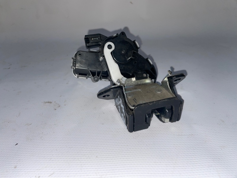 Замок багажника Mazda 3 2008-2013 BL
