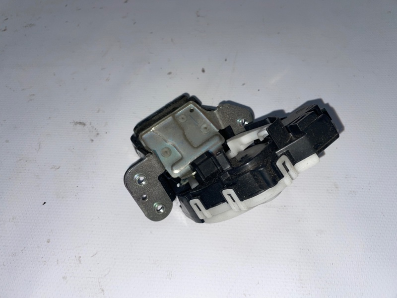 Замок багажника Mazda 3 2008-2013 BL