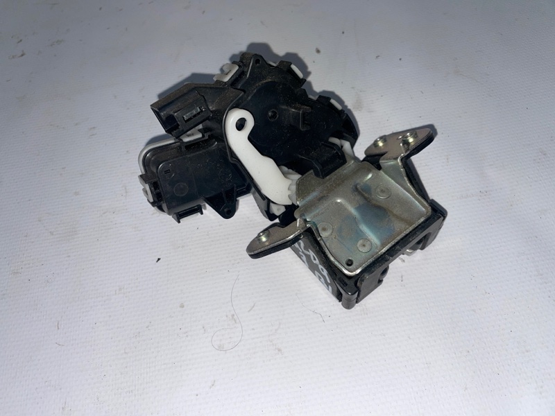 Замок багажника Mazda 3 2008-2013 BL