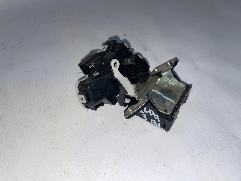 Замок багажника Mazda 3 2008-2013 BL