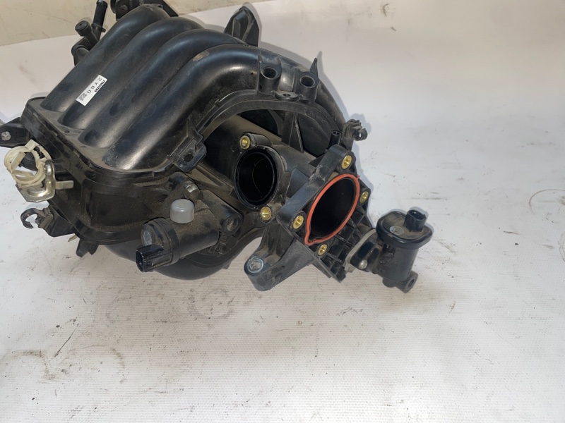Впускной коллектор Mazda 3 2008-2013 BL