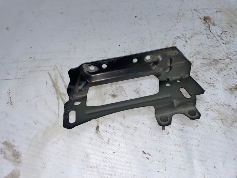Кронштейн лонжерона Mazda CX-7 2007 ER
