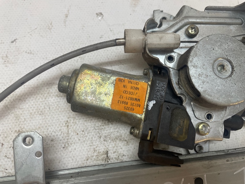 Стеклоподъемник Nissan X-Trail 2001-2007 NT30