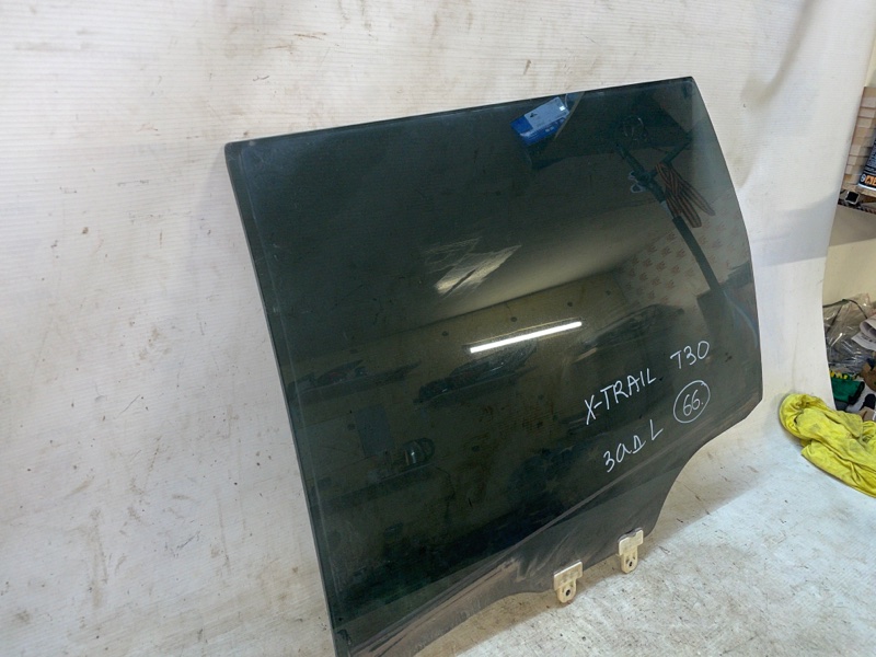 Стекло двери Nissan X-Trail 2001-2007 NT30