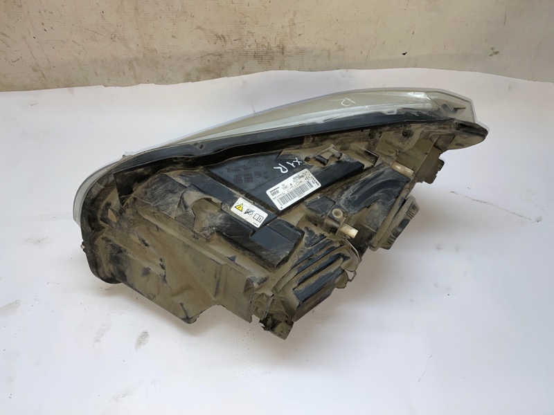 Фара BMW X1 2012 E84