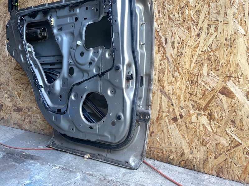 Дверь Nissan X-Trail 2001-2007 NT30