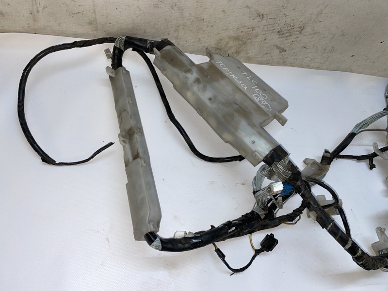 Проводка торпеды Toyota Land Cruiser 2000 J100