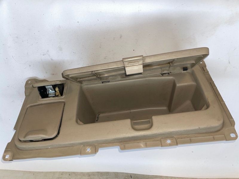 Обшивка багажника Toyota Land Cruiser 2000 J100