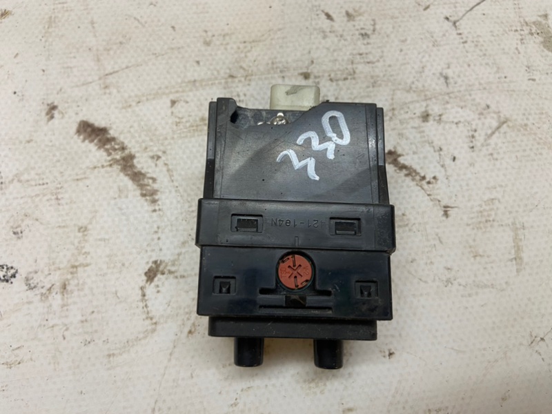 Кнопка подогрева сидений Lexus RX 330 2005 XU30