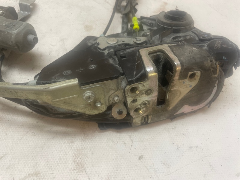 Замок двери Lexus LS460 2006 USF40