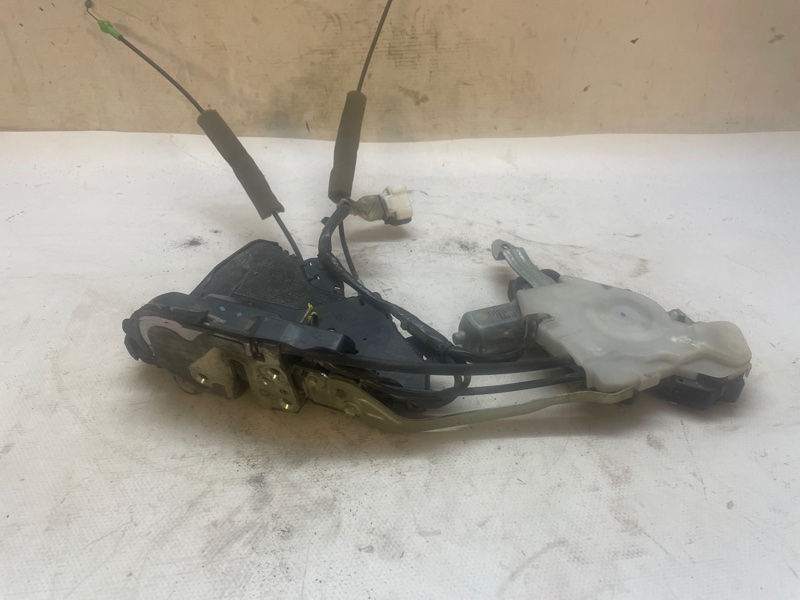 Замок двери Lexus LS460 2006 USF40