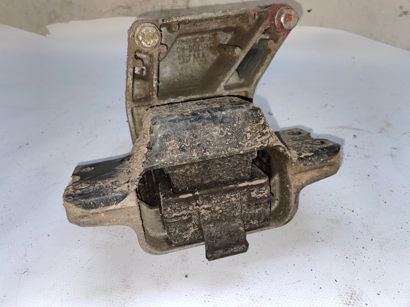 Подушка двигателя Volkswagen jetta 2010 1K2