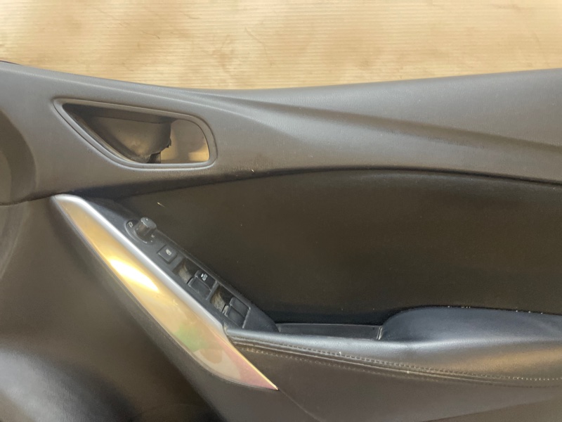 Обшивка двери Mazda Mazda6 2013-2018 GJ