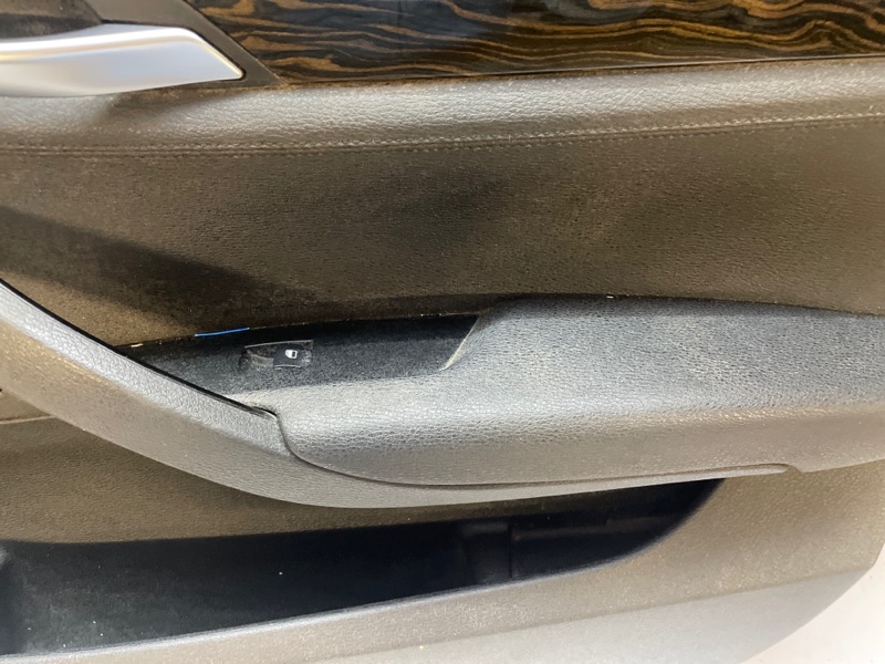 Обшивка двери BMW X1 2012 E84