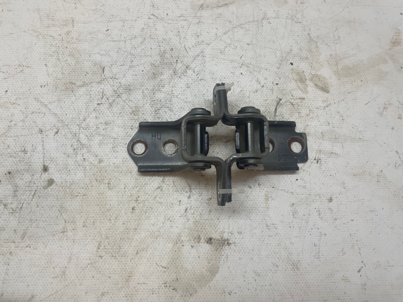 Петля двери Mazda Mazda6 2013-2018 GJ