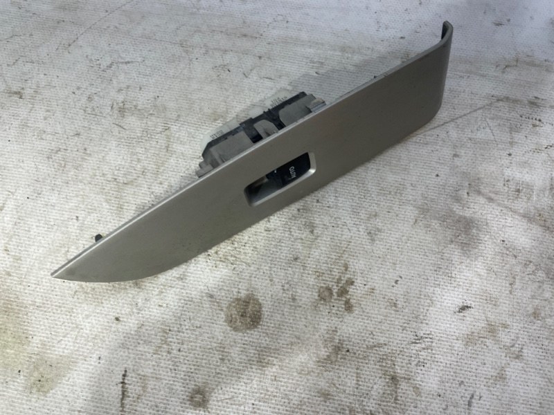 Кнопка стеклоподъемника Lexus RX 330 2005 XU30