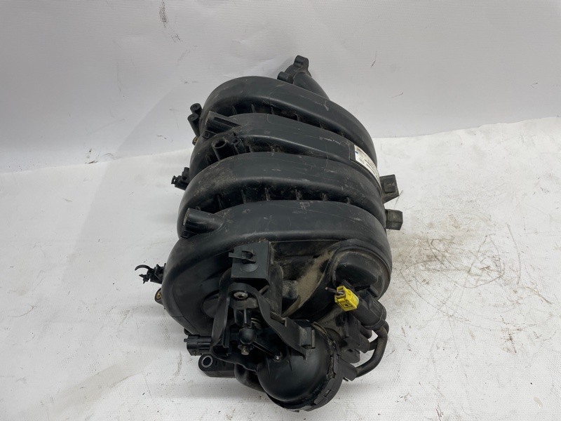 Впускной коллектор Chevrolet Cruze 2009-2015 J300