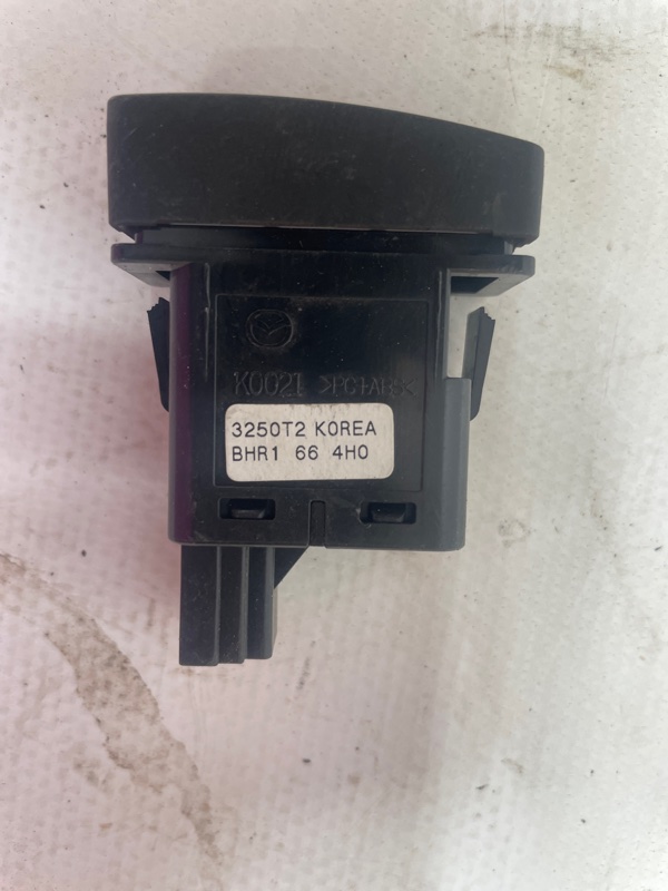 Кнопка аварийной сигнализации Mazda Mazda 3 2013-2018 BM