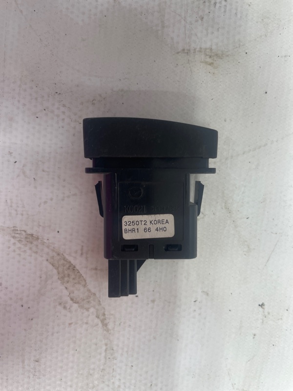 Кнопка аварийной сигнализации Mazda Mazda 3 2013-2018 BM