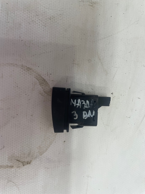 Кнопка аварийной сигнализации Mazda Mazda 3 2013-2018 BM