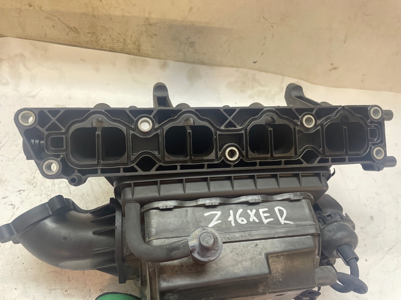 Впускной коллектор Opel Astra 2004-2013 H