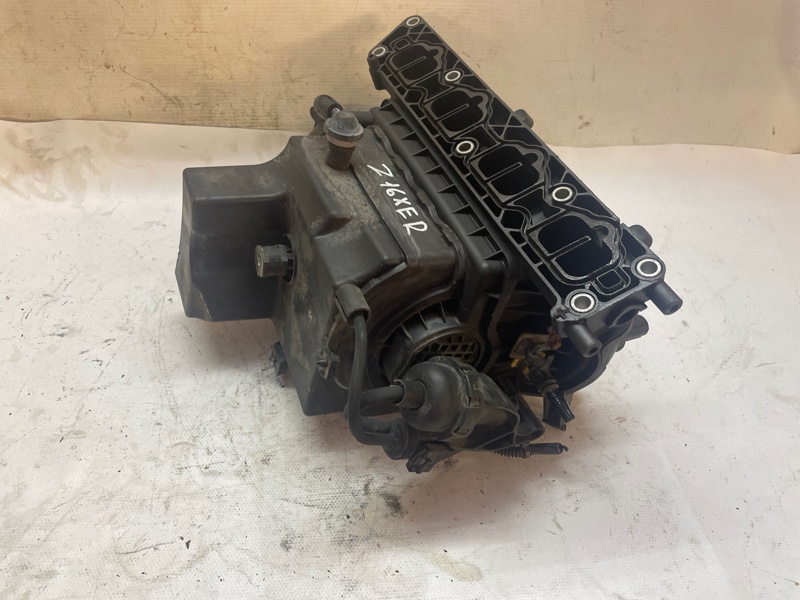 Впускной коллектор Opel Astra 2004-2013 H