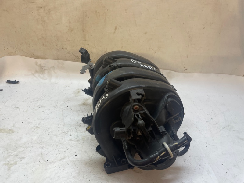 Впускной коллектор Chevrolet Cruze 2009-2015 J300