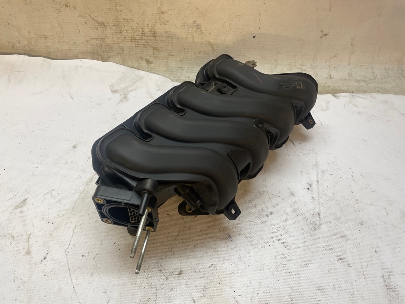 Впускной коллектор Toyota Corolla 2008-2012 CE140